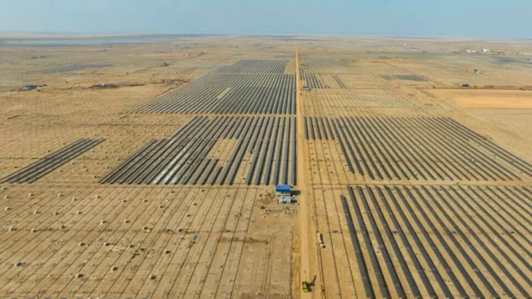 Adani Group Unveils World's Largest Green Energy Park in Rann Desert