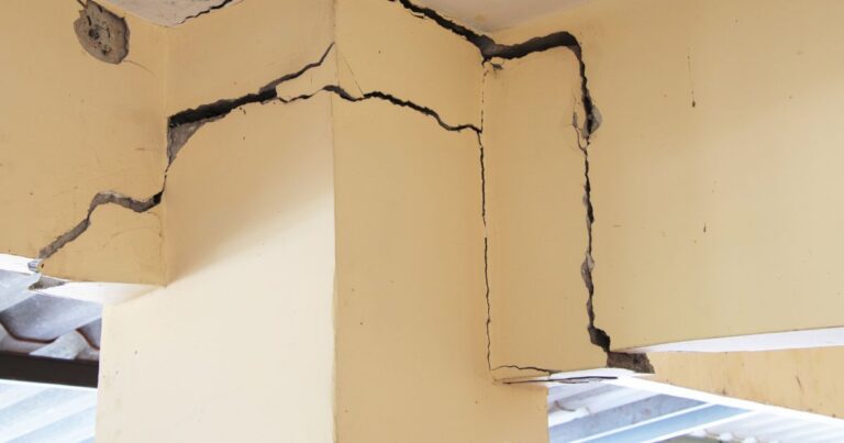 Cracked buildings showcase the impact of the earthquake on the infrastructure in Turkmenistan, India, Kazakhstan, Pakistan, Tajikistan, Uzbekistan, China, Afghanistan, Kyrgyzstan, and Afghanistan.jpg