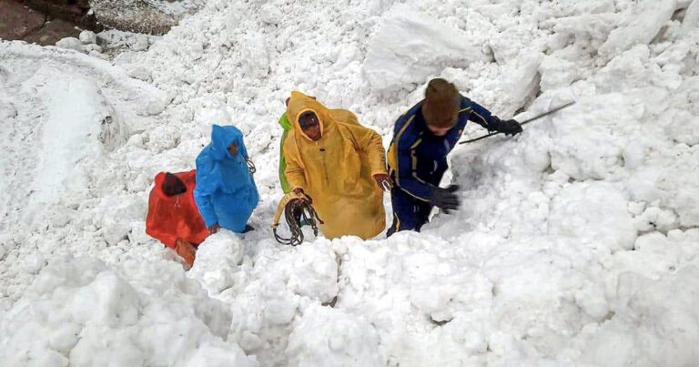 Glacier Break Halts Kedarnath Yatra, Pilgrims Stranded on Route