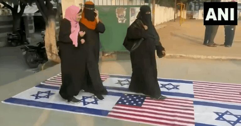 Muslim womens of Saidabad showing solidarity with Palestine