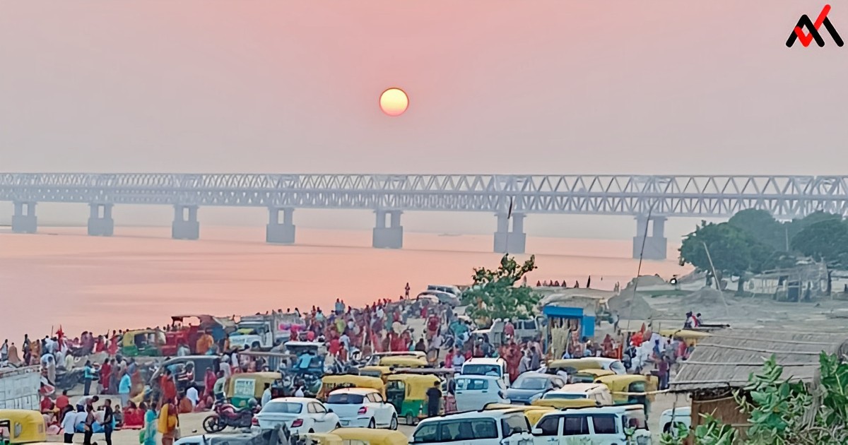Thousands of Devotees Seek Spiritual Purification on Ganga Dussehra at Patna Ghats